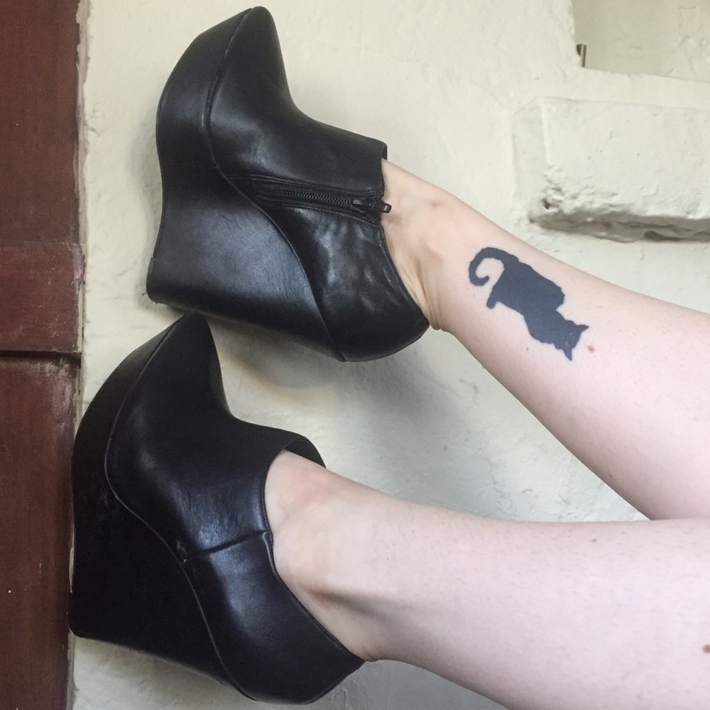 ALDO McDougald Black Leather Wedges 6.5